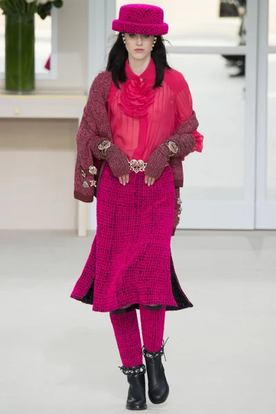 Look 3